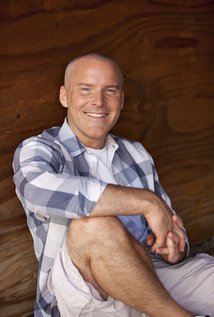 Roger Craig Smith